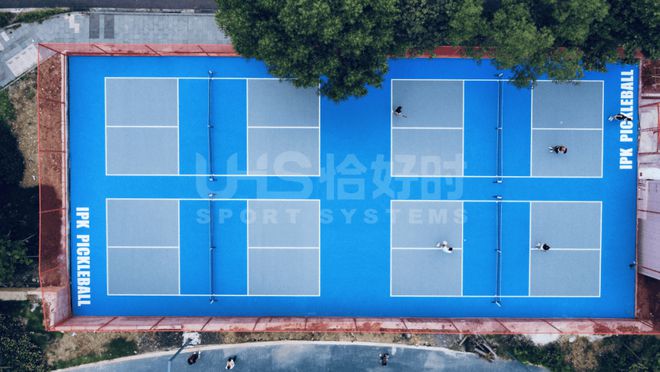 乐竞体育恰好时体育：匹克球场地地面用什么材料？解析匹克球场地建设标准